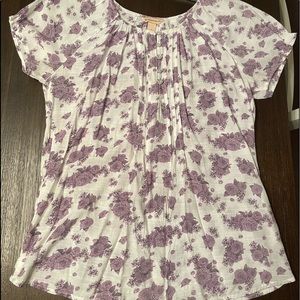 Bit & Bridle Women’s Shirt in size small in lavender and white.